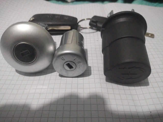 Ford Transit Custom MK8 Complete Lock Set – With 1 Flip Remote Key & Key Blade (Aftermarket)