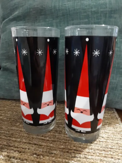 VTG Pair 2 Dairy Queen DQ Holt Howard Christmas Tall Santa Glasses Starburst MCM