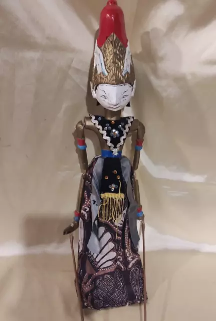 schöne alte Wayang Golek Stabpuppe / Marionette - Bali Indonesien Tempeltänzerin