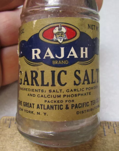 Vintage Rajah GARLIC SALT round style 2 oz spice bottle, red metal shaker lid 3