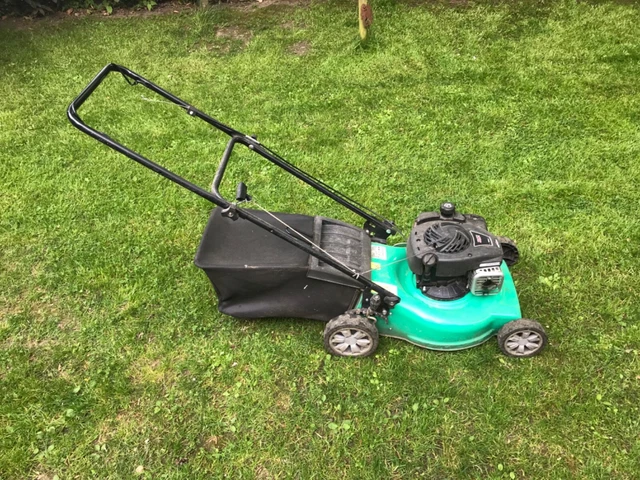 Benzin Rasenmäher Mit Briggs & Stratton Motor RASENMÄHER BENZIN - Briggs & Stratton Motor - CMI EUR 50,00 - PicClick DE