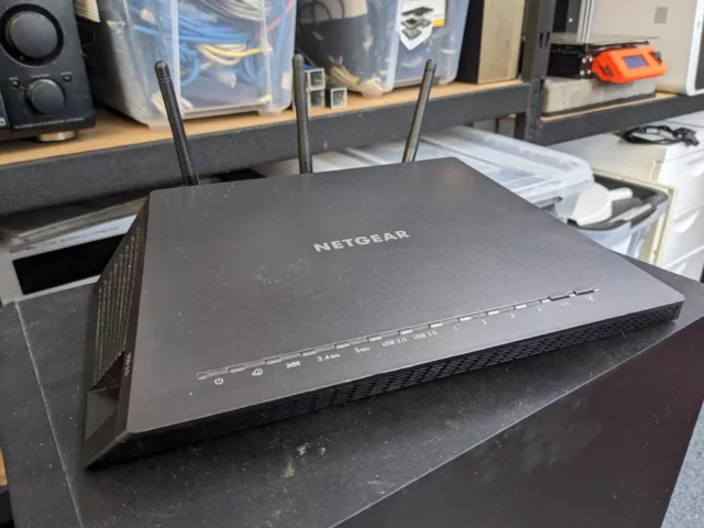 Netgear Nighthawk AC1900 WiFi VDSL/ADSL Modem Router D7000 Good Condition