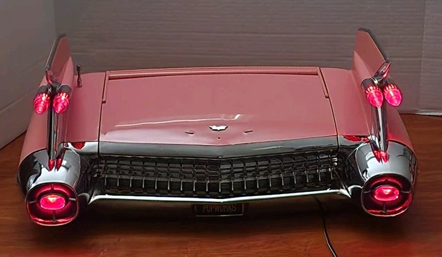VINTAGE CADILLAC AM/FM RADIO/Cassette BoomBox Popworks 3-1489 Pink