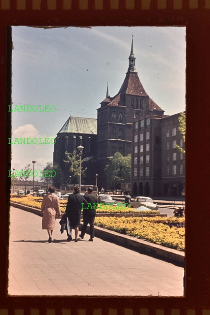 Dia Rostock 70er Jahre Blick auf St.-Marien-Kirche Straßenbahn