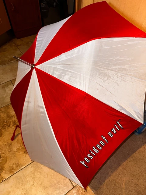 RESIDENT-EVIL-4-RARE-Rain-Umbrella.webp