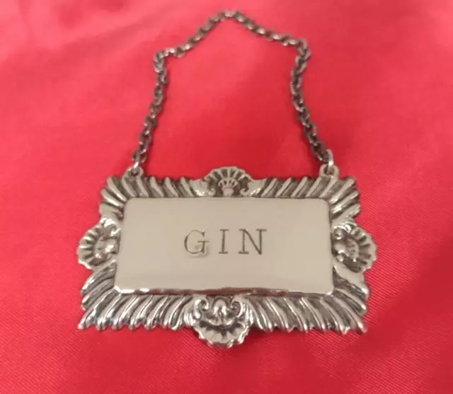 VINTAGE DECANTER LABEL GIN Made in England Silver plated UK seller FREE ...