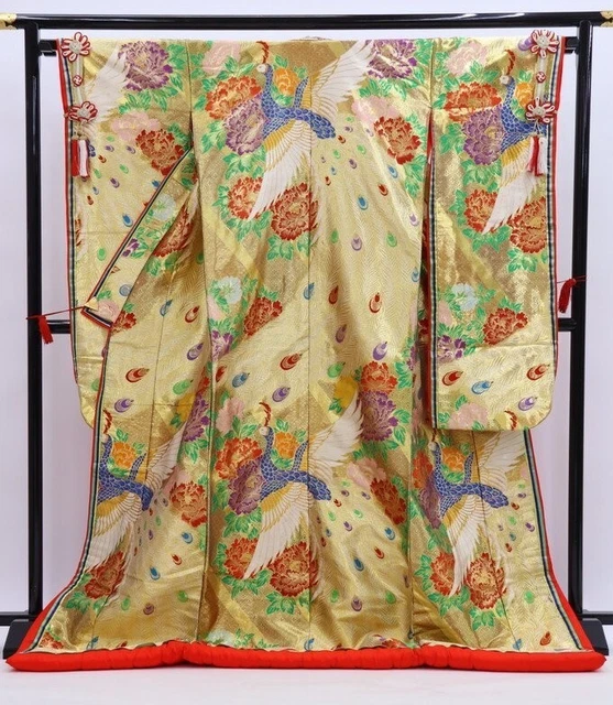 Japanese Kimono Uchikake Luxurious Wedding Embroidery Pure Silk Gold Flower K631