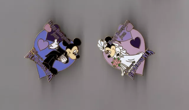 lot de 2 pin's disney / Mickey et Minnie happy Honeymoon from disney's Boardwalk