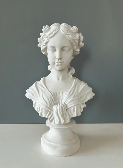 Buste de Marianne, dans l'usine Festa à Beaugency, dans le Loiret, le