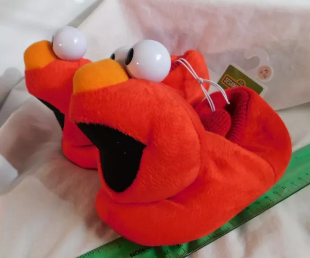 NEW ELMO SLIPPERS. Size XS 3 4. Sesame Street 0.79 PicClick UK