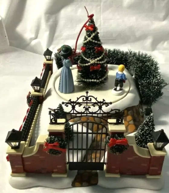 Wassailing Dept 56 Dickens Village Series VICTORIAN CHRISTMAS SCENE 2