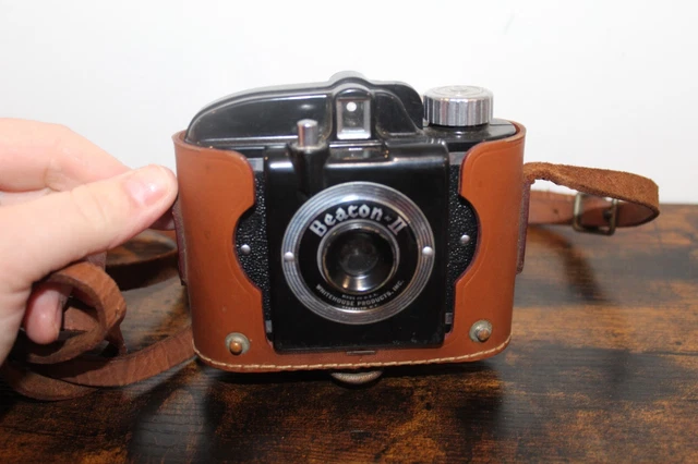 Vtg ART DECO Mini Bakelite Camera In Case BEACON II lot ks