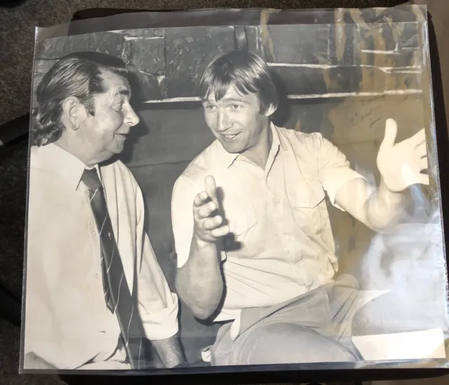 Fulham RLFC Coach Reg Bowden Talking To Daily Mirror 8/8/83 Large  Press Photo