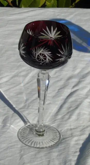 Bohème - Verre en cristal doublé, de couleur bordeaux Haut. 19,3 cm