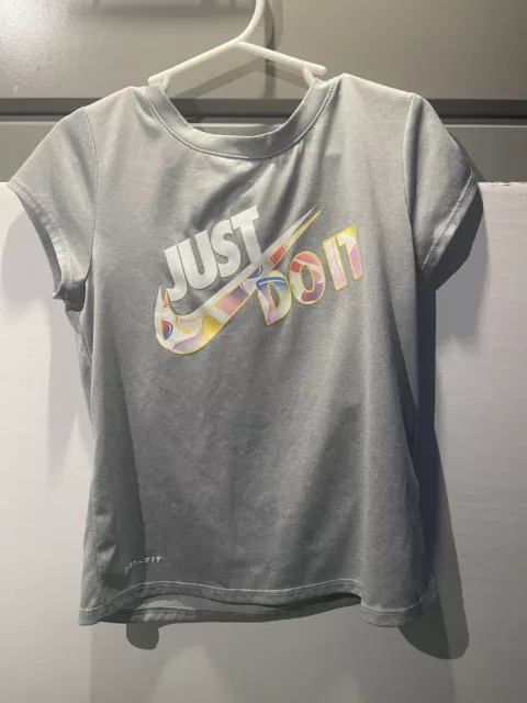 6-7 Year Old Girls Kids Youth NIKE Short Sleeve Shirt Gray Size 6X/L  Ships Fast