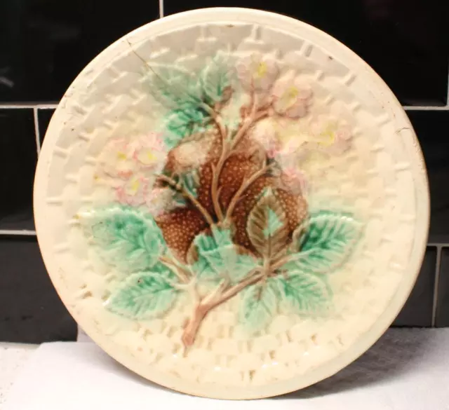 Majolica Plate Blackberry Blossom Basket Weave 8-1/2" Nice Colors