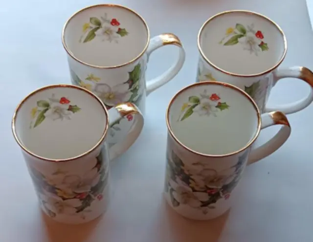 Vtg St George Coffee Cup w/White flowers/Holly Leaves/Berries/Gold trim 4 pcs