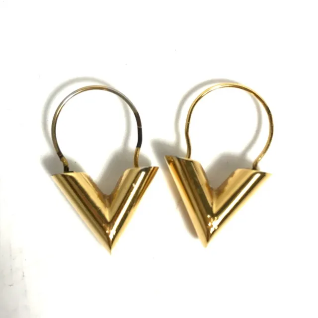 LOUIS VUITTON M61088  Pierce Essential V V logo accessory hoop Pierce Metal Gold