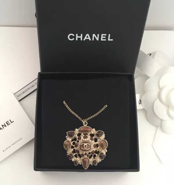 NIB 100%Auth Chanel 22A Black&White Resin CC Shiny Gold Chain Necklace  Adjustab
