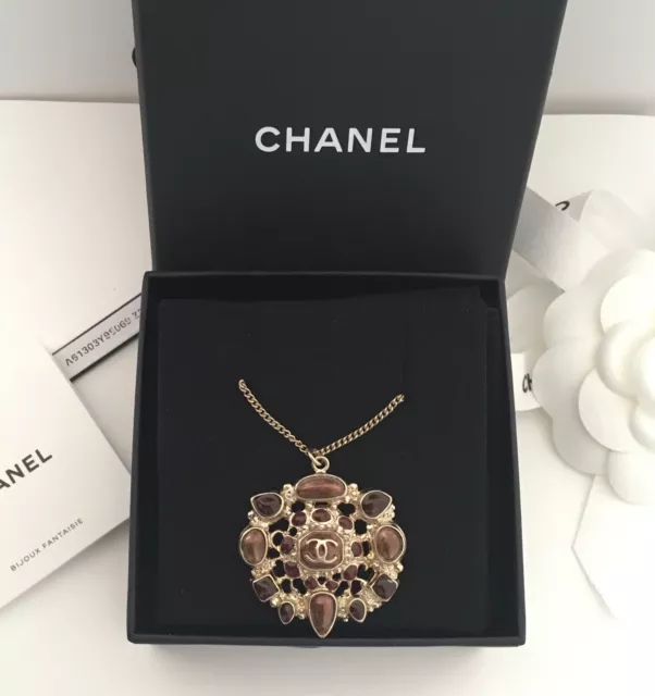 chanel vintage button necklace