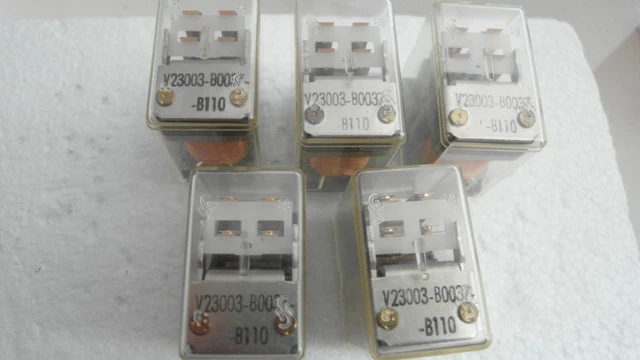 10 Stück Relais Nr.264 Siemens V23079-C1105-B201 24 V 2Wechsler 2Amp. bistabil