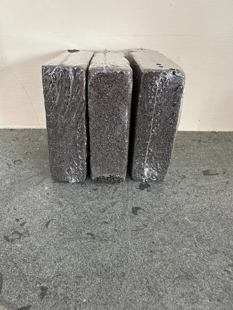 thumbnail image 2 of Show Tech Stripping Stone 9x6x2.5cm – Dog Grooming Tool For Hand Stripping 2 of 2