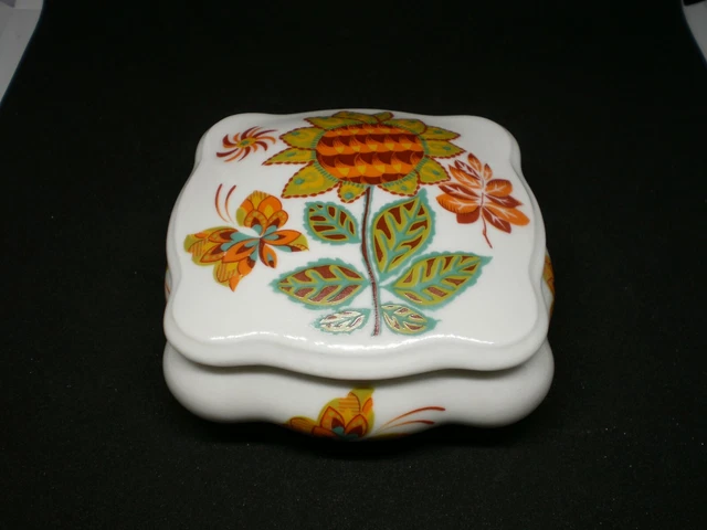 Lot de bibelots miniatures en porcelaine de Limoges - Recyclerie Chiner Solidaire