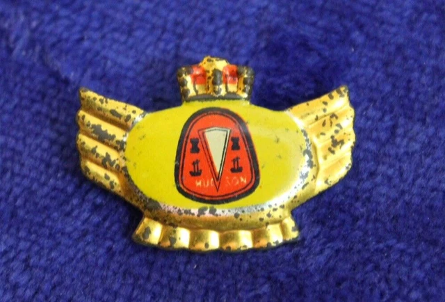 Vintage Hudson Hat Lapel Pin Accessory Badge Crest Trucks Auto Commodore Hornet