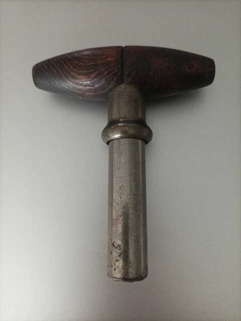 Ancien Tire-bouchon De Table En Bois – Patiné Et Fonctionnel, Objet Déco Vintage