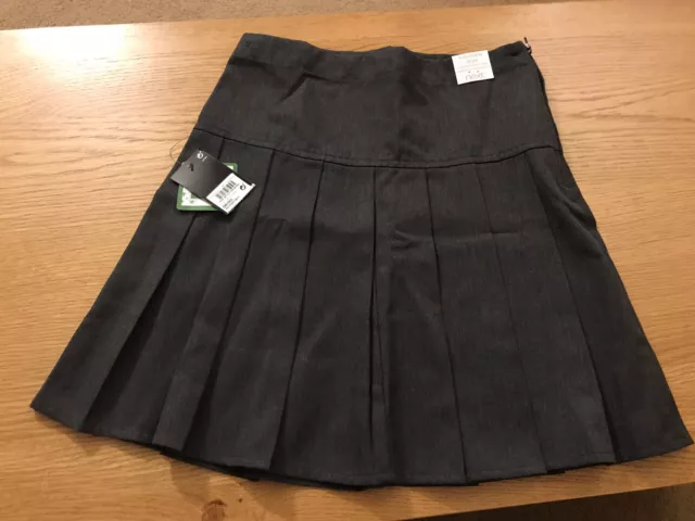 Next Girls Grey Pleated School Skirt BNWT Age 8 Years