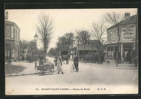 CPA Boissy-Saint-Leger, Route de Paris with cyclist and horse coupling