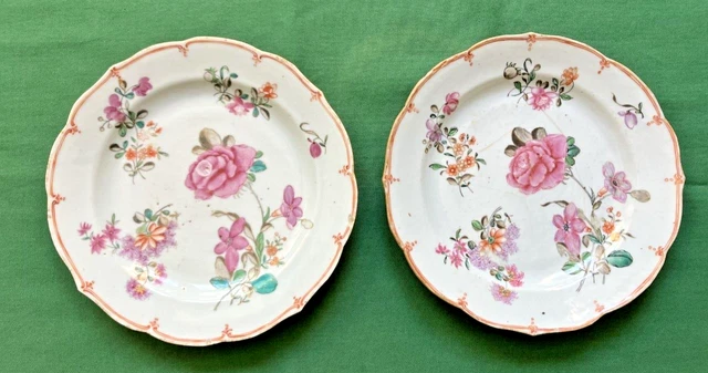 2 assiettes porcelaine Compagnie des Indes XVIIIème fleurs roses/tons pastels