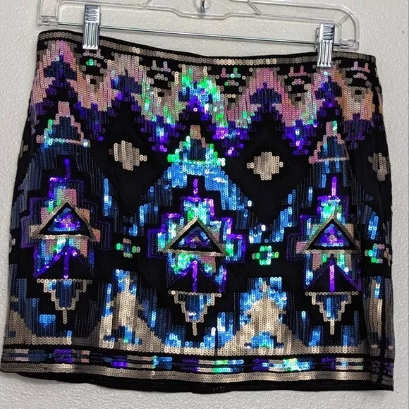 EXPRESS S M Sequin Mini Skirt Shimmery Aztec Southwestern Tribal Stretchy