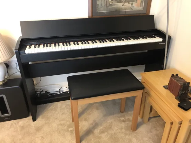 ROLAND F-140R DIGITAL Piano Black Barely Used in Great Condition w/ Stool  £617.00 - PicClick UK