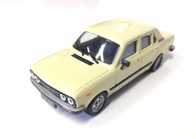 FIAT 132P 1/43 DeAgostini Ixo URSS Voiture de l'Est CAR AUTO MODEL RU85