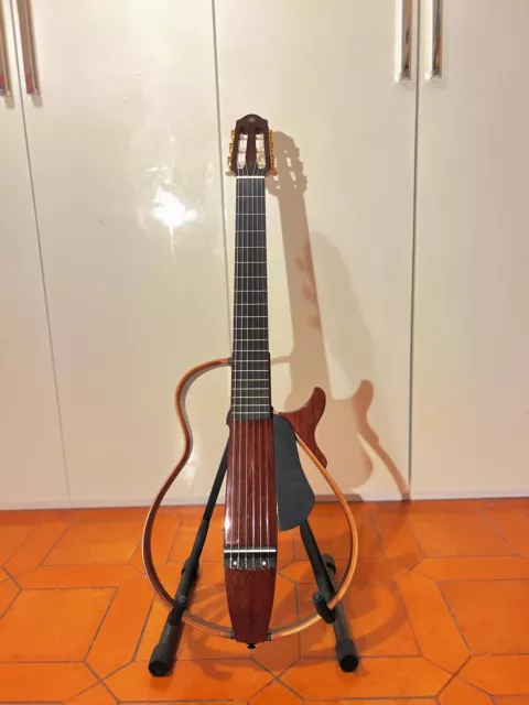 Yamaha Chitarra classica elettrificata SLG200NW con silent borsa e auricolari