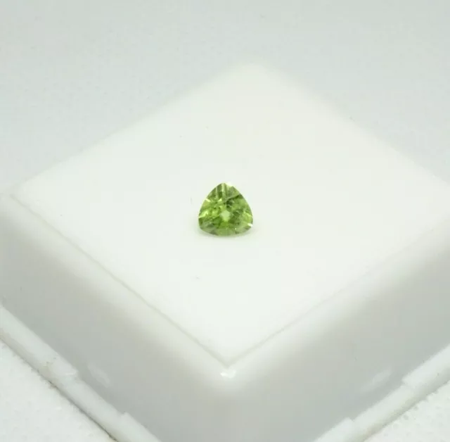 Russian Demantoid Garnet Trillion - 0.40ct - 5x5mm - Demantoid Garnet Gemstone