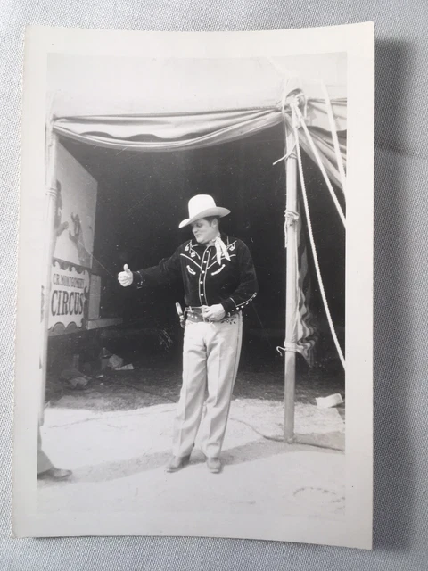 1948 Original PHOTO C.R. Montgomery Circus TEX ORTON Knife Thrower Performer 2