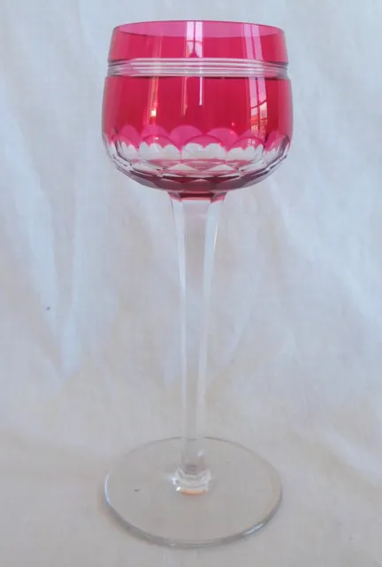 Verre à vin du Rhin Roemer en cristal de Baccarat, modèle Chauny overlay rose