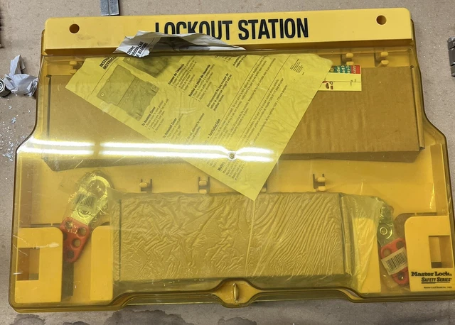 master Lock Model no 1483 Lockout Station