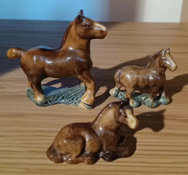 Set of 3 Wade Whimsies Ponies, Mother and Foal, plus one lying down.    C2