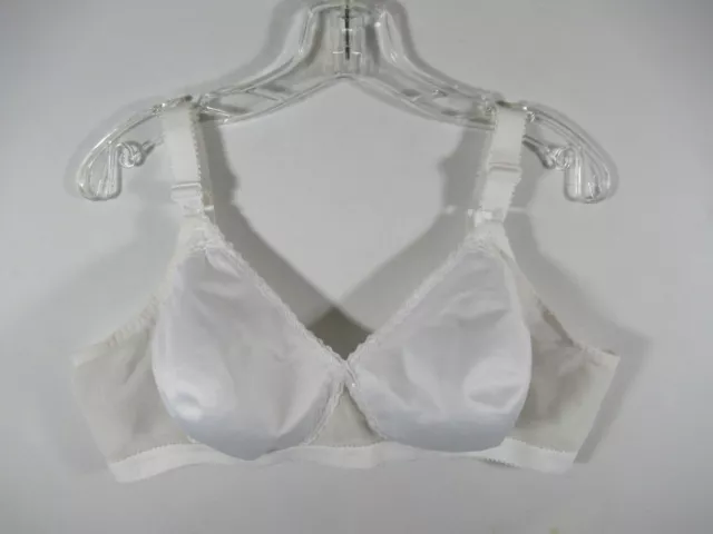 Playtex, Intimates & Sleepwear, Playtex White Lace Bra Size 44c Nwt
