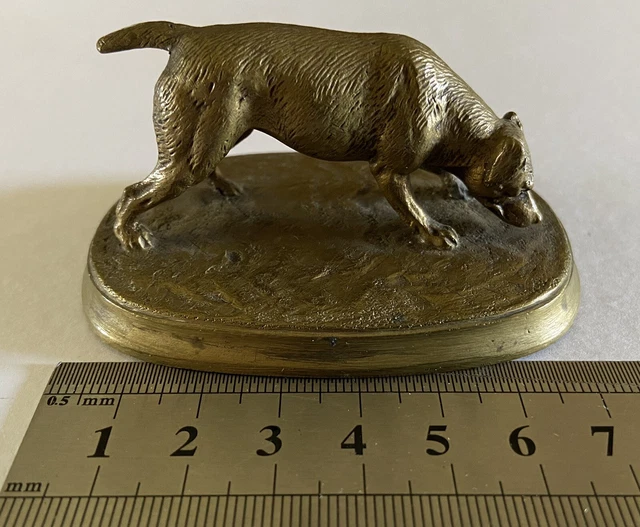 Petit bronze doré animalier d'un chien ( pas de signature )