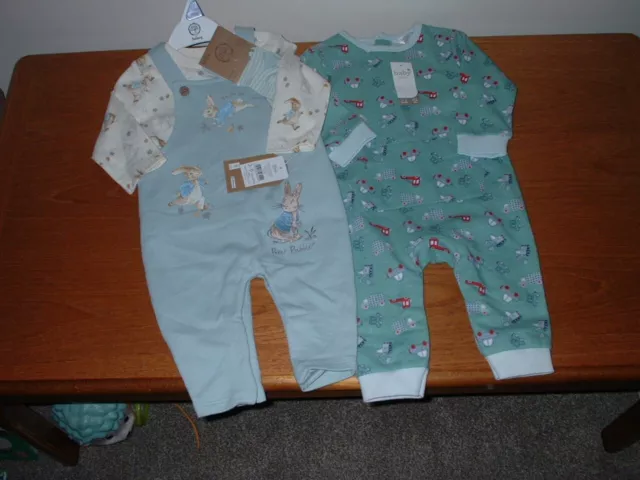 Bnwt  M&Co & Nutmeg Baby Boy Peter Rabbit Sleepsuit/Babygrow Outfit 3 - 6 Mths