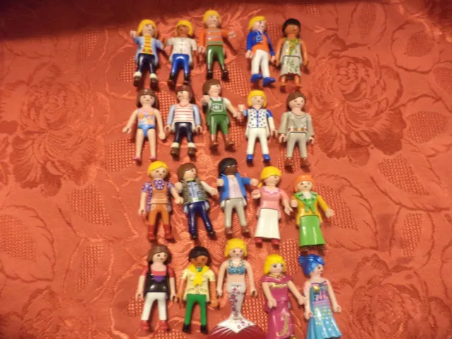 playmobil lot de 20 personnages femmes  tbe