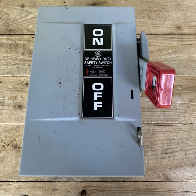 GE GENERAL ELECTRIC Heavy Duty Safety Switch 30 Amp 600 Volt NP 266212