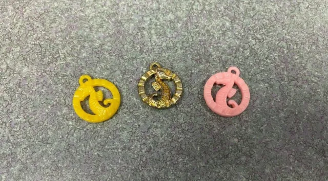 Vintage 1" Seahorse Plastic Charms Lot Prize Cracker Jack Premium Circle Ocean