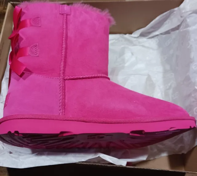UGG Bailey Bow II Pink Suede Fur Boots Womens Size 6.0
