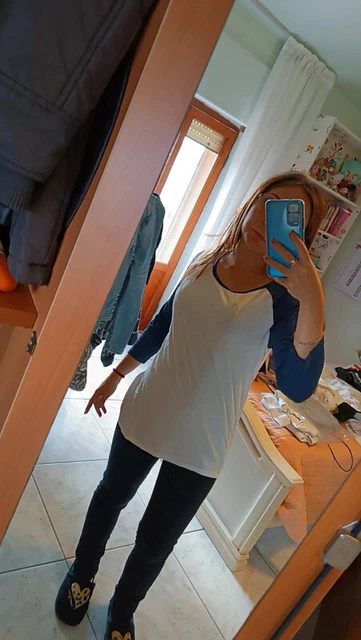 Outfit completo set maglietta bianca e Blue lunga skate e pantaloni neri lisci