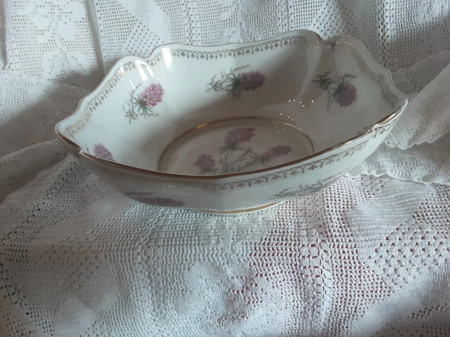 Saladier en porcelaine de Limoges à  décor  de fleurs